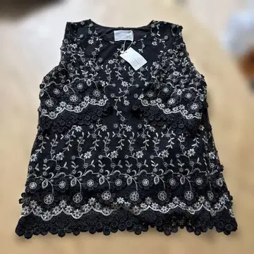 french 자수 장식 블랙 슬리브리스 튜닉