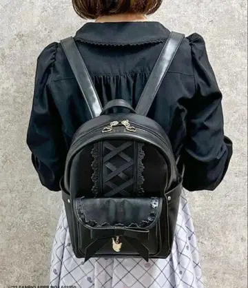 axes femme 쿠로미 참 백팩