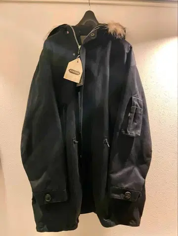 미사용 새상품 AUBERGE MOD 48 사이즈 44