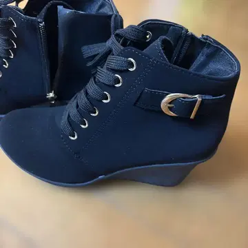 블랙 웨지힐 부츠