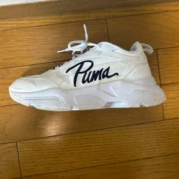 Puma 화이트 스니커즈 로고 22.5cm