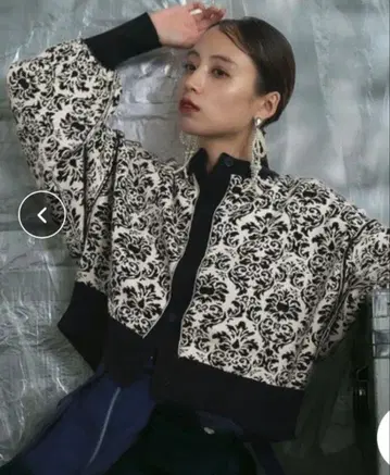 HARE 멀티way 넥 슬릿 가디건 플라워