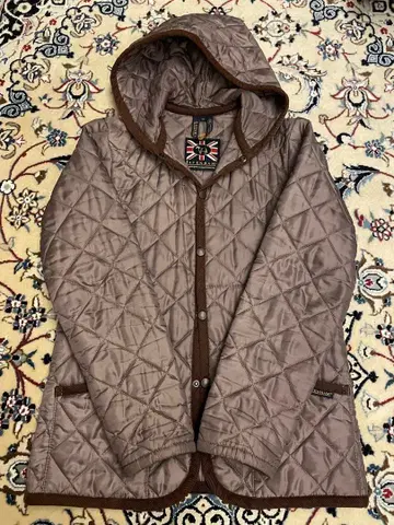 LAVENHAM 퀼팅 자켓 후드 부착