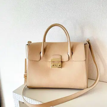 훌라 메트로폴리스 숄더백 핸드백 베이지