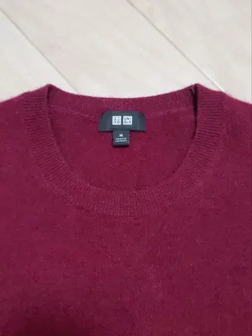 유니클로 캐시미어 100% 크루넥 스웨터 와인 레드