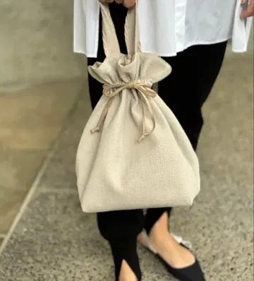 비오는날 썸씽 카페베이지