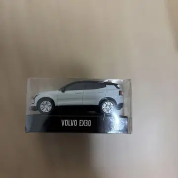 VOLVO EX30 미니카 화이트