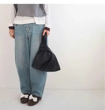 H.62 아쉬 소완도 원 핸들 백 블랙