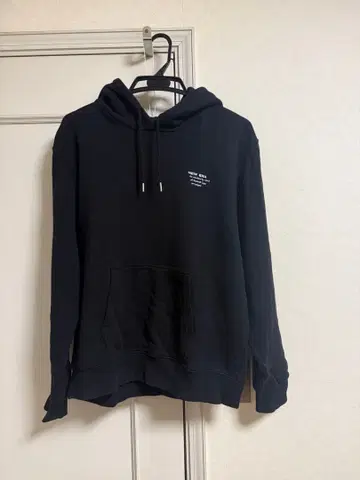 New Era 블랙 후드티