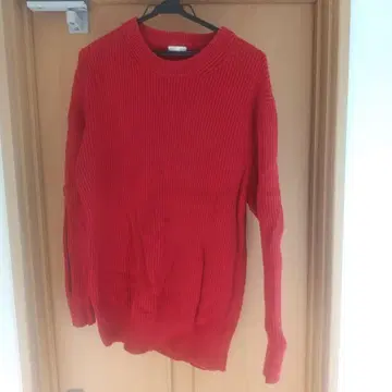 GU 빨간색 스웨터 L 사이즈