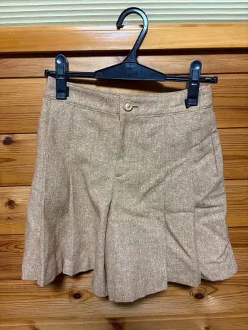 베이지 플리츠 숏팬츠 KUMIKYOKU