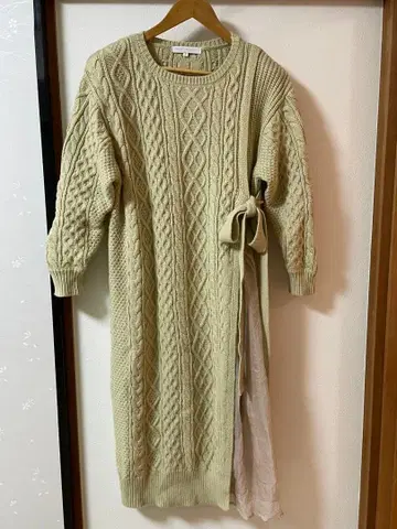 케이블 스웨터 원피스 긴팔 페티코트 포함