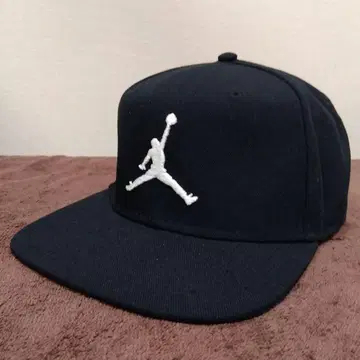 NIKE JORDAN 조던 블랙 캡 모자