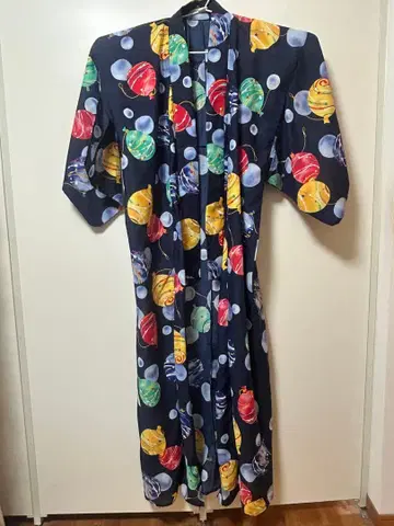 풍선과 물방울 패턴의 유카타