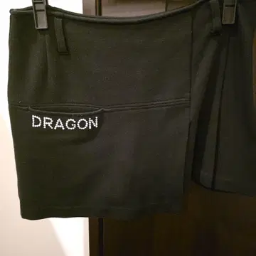 DRAGON 스톤 장식 블랙 골프 스커트