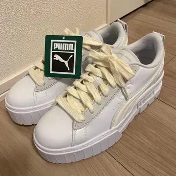 [ 기간 한정 판매 ] PUMA 통굽 화이트 스니커즈