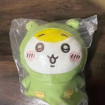 치이카와 개구리 레인코트 입은 봉제 인형