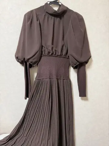 SNIDEL 브라운 플리츠 원피스