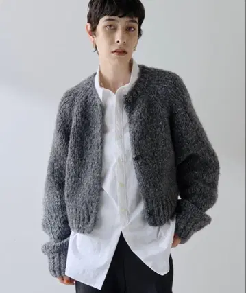 이번 시즌 미사용 윔 가젯 핸드 니트 가디건