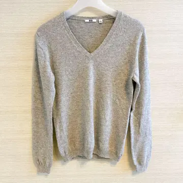 유니클로 캐시미어 스웨터 그레이 V넥 L 사이즈 캐시미어 100%