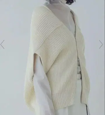 새상품급 드레스레이브 리브 니트 베스트 크림색 지레