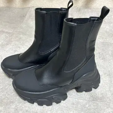 HARE 블랙 통굽 사이드 고어 디자인 솔 부츠 모드 스타일 개성 M