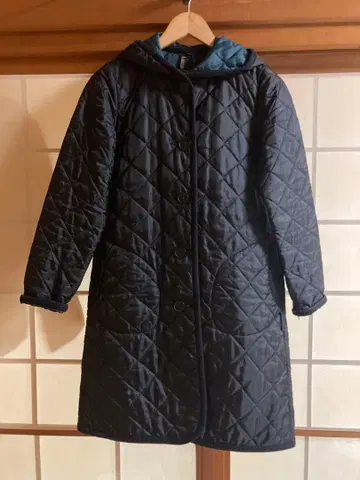 가격 인하! LAVENHAM 블랙 후드 부착 퀼팅 자켓 사이즈 36