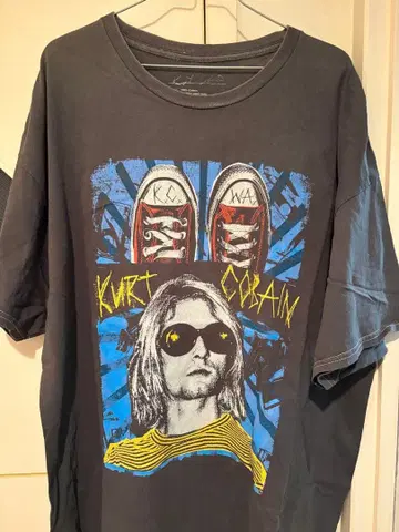 Kurt Cobain 그래픽 T셔츠 NIRVANA