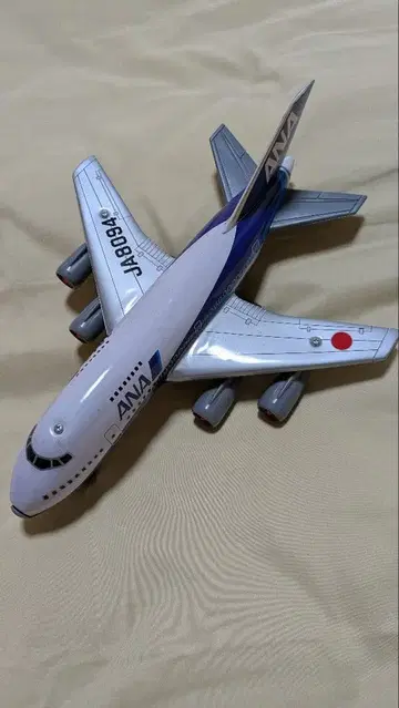 ANA 양철 비행기 완구
