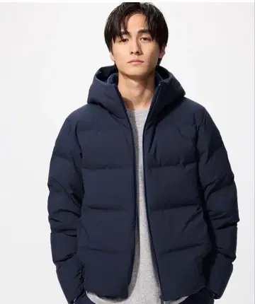 유니클로 심리스 다운 후드티 2024년 모델