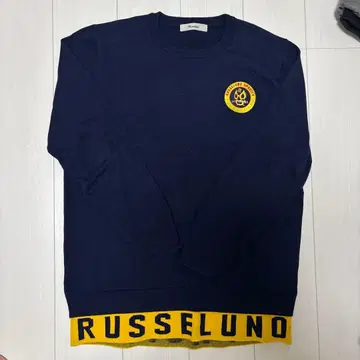 Russeluno 네이비 스웨터