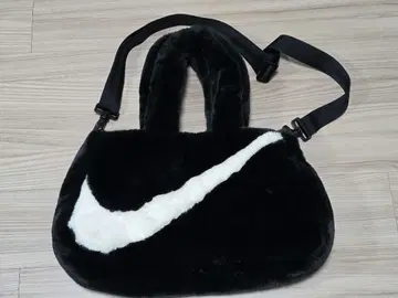 나이키 NIKE 인조 모피 토트백 블랙/화이트