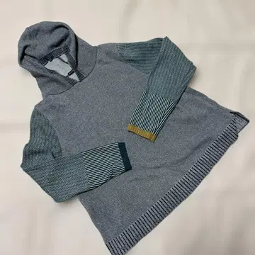 nume 후드 부착 긴팔 스웨터