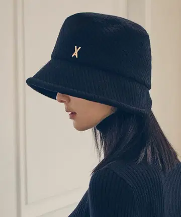 [ 새상품 ] VARZAR 블랙 버킷햇 겨울