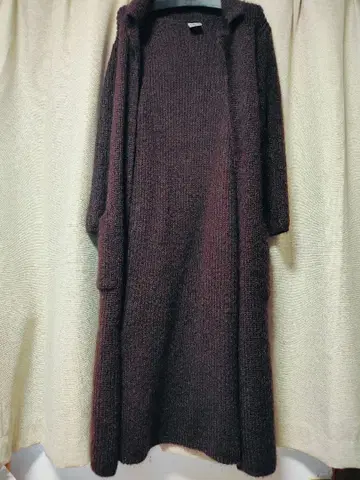 다크 브라운 후드 부착 니트 롱 코트