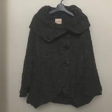 안나 케리 돌먼 슬리브 코트