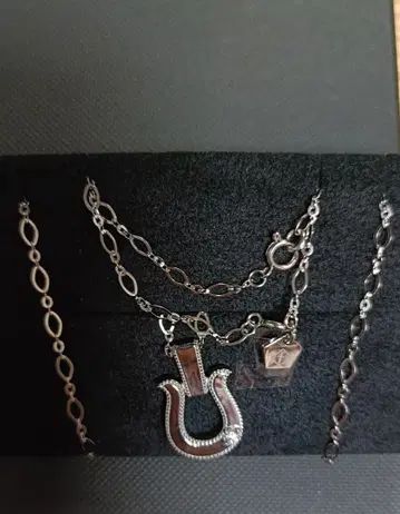 말발굽 펜던트 목걸이 festaria