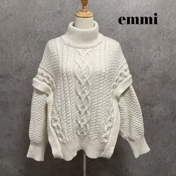 emmi atelier 판초풍 케이블 니트