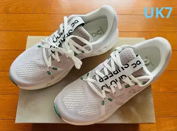 미사용 새상품 온 러닝 Cloudsurfer 스니커즈 25.5cm