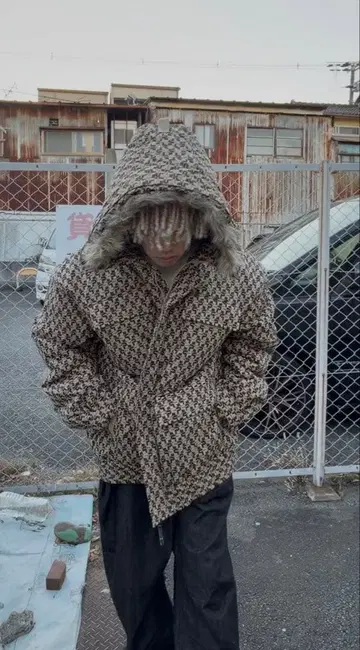 펠레펠레 모노그램 올 패턴 퍼 다운 탈부착 가능