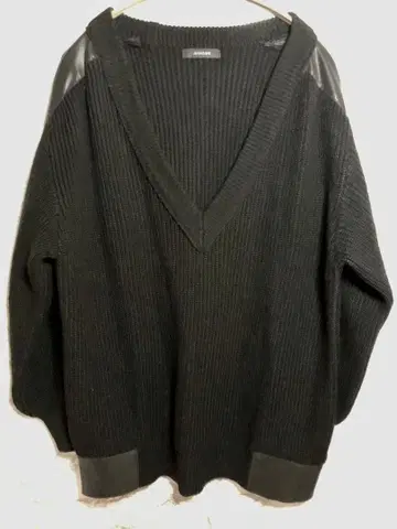 [ 첫 판매 ] JEANASIS 오버 사이즈 V넥 니트 스웨터 블랙