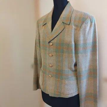 테일러드 자켓 그레이와 파랑 체크 무늬