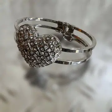 하트형 크리스탈 버클 팔찌