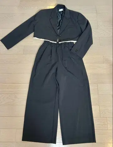 ungrid 다크 그레이 크롭 자켓 팬츠 셋업