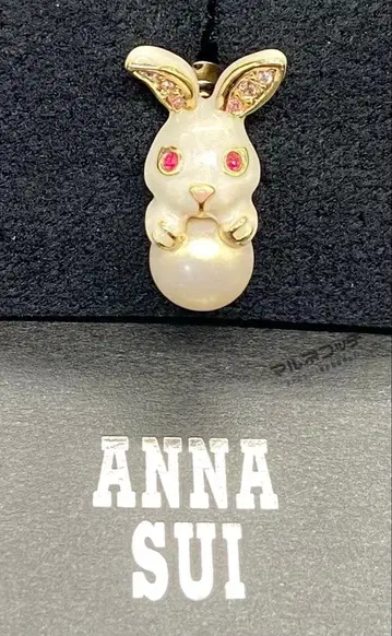 안나수이 보름달을 안은 눈토끼 핑 브로치 토끼 토끼 브로치