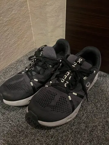 온 ON 클라우드서퍼 Cloudsurfer 스니커즈 27.5cm