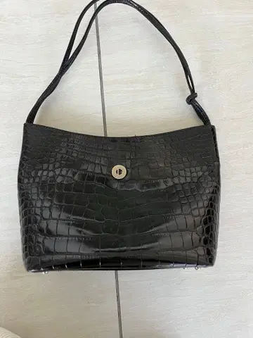 블랙 크로커다일 핸드백