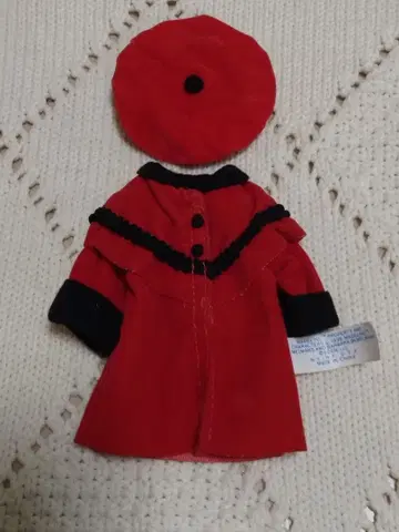 마들렌 8인치 인형용 아웃핏 빨간색 코트와 베레모 의상