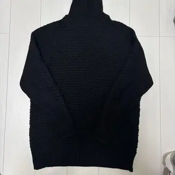 블랙 터틀넥 스웨터 5351