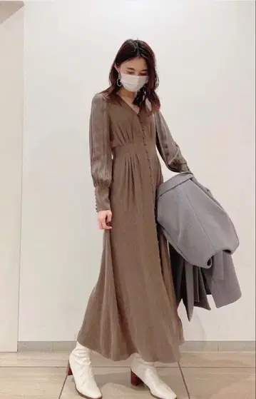 FRAY I.D 새틴 턱 롱 원피스 모카